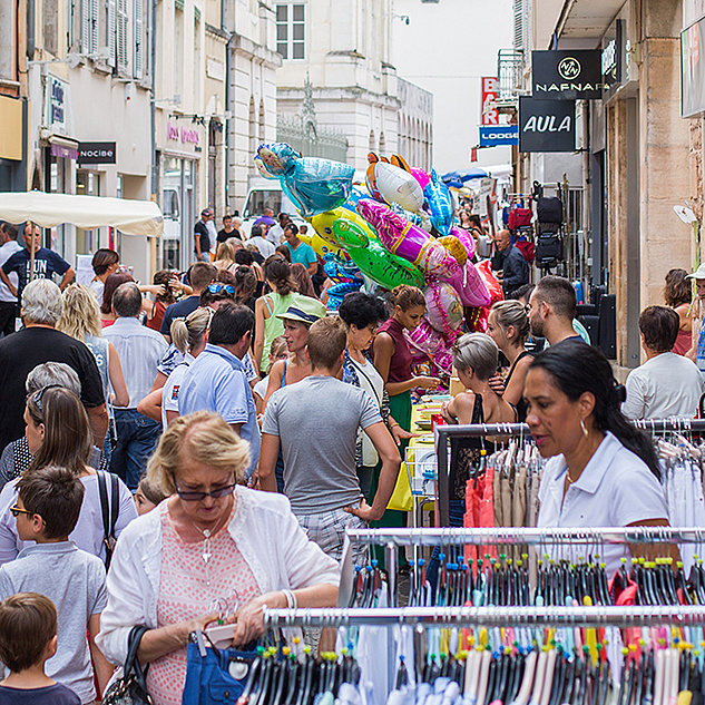 Le grand déballage en centre-ville - Agrandir l'image (fenêtre modale)